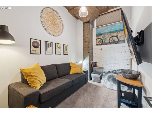 306 COLUMBIA St, Hood River, OR 97031