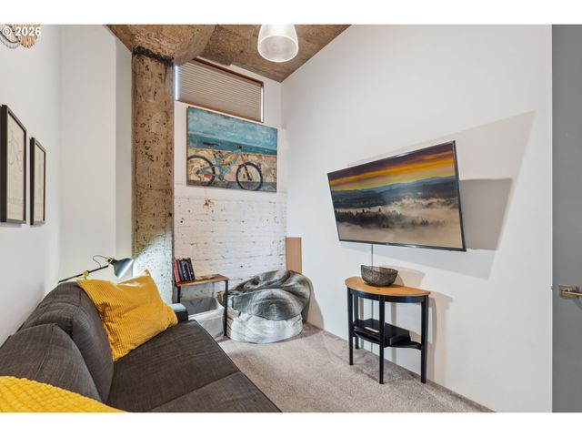 306 COLUMBIA St, Hood River, OR 97031