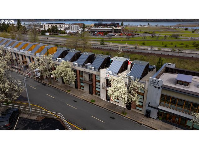 306 COLUMBIA St, Hood River, OR 97031