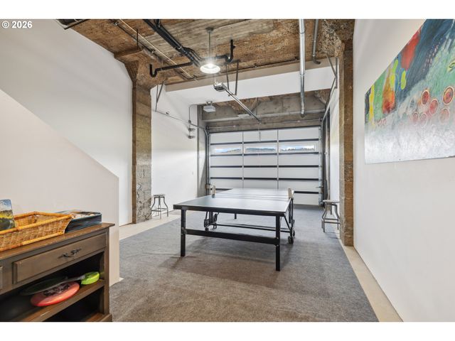 306 COLUMBIA St, Hood River, OR 97031