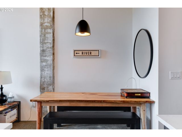 306 COLUMBIA St, Hood River, OR 97031