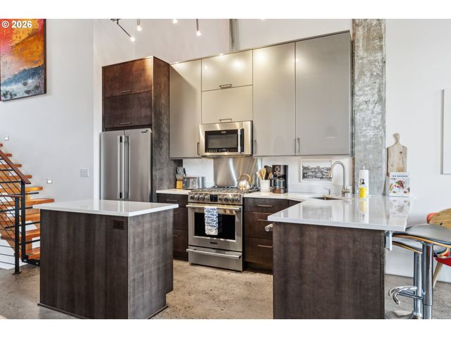 306 COLUMBIA St, Hood River, OR 97031