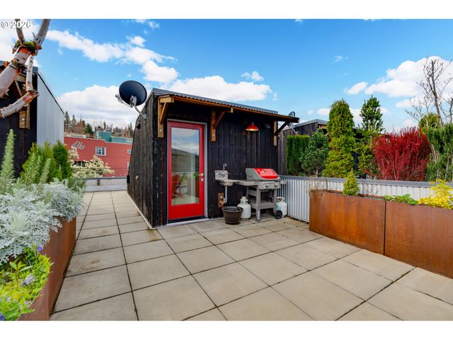 306 COLUMBIA St, Hood River, OR 97031