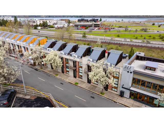 306 COLUMBIA St, Hood River, OR 97031