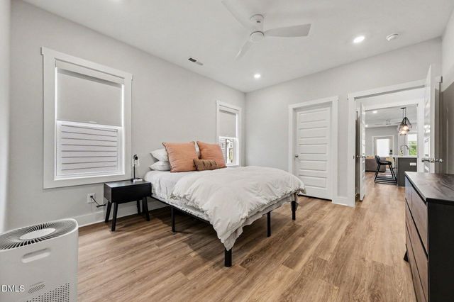 138 Weavers Grove Drive, Chapel Hill, NC 27514