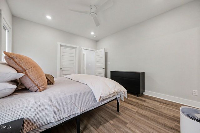 138 Weavers Grove Drive, Chapel Hill, NC 27514