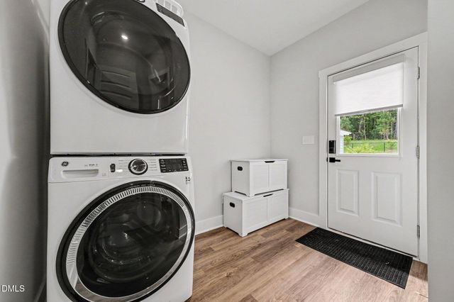 138 Weavers Grove Drive, Chapel Hill, NC 27514