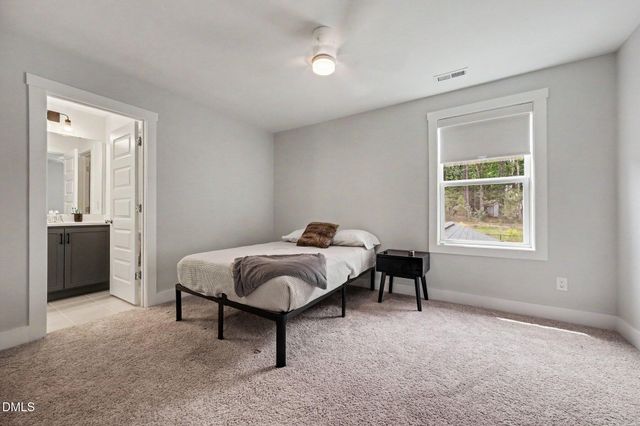 138 Weavers Grove Drive, Chapel Hill, NC 27514
