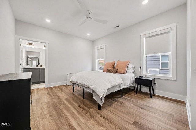 138 Weavers Grove Drive, Chapel Hill, NC 27514