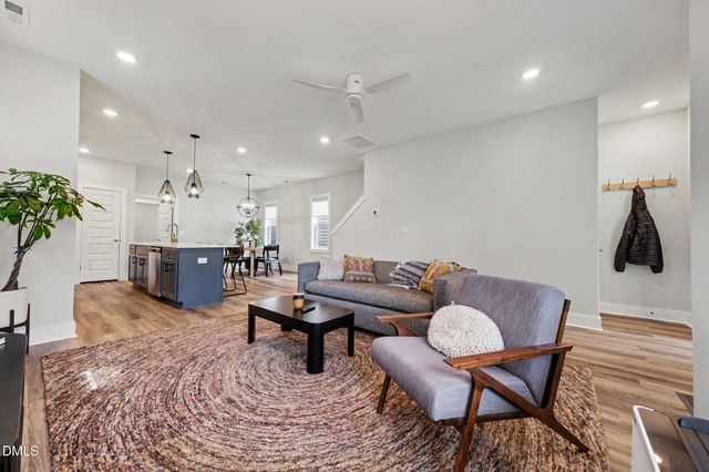 138 Weavers Grove Drive, Chapel Hill, NC 27514