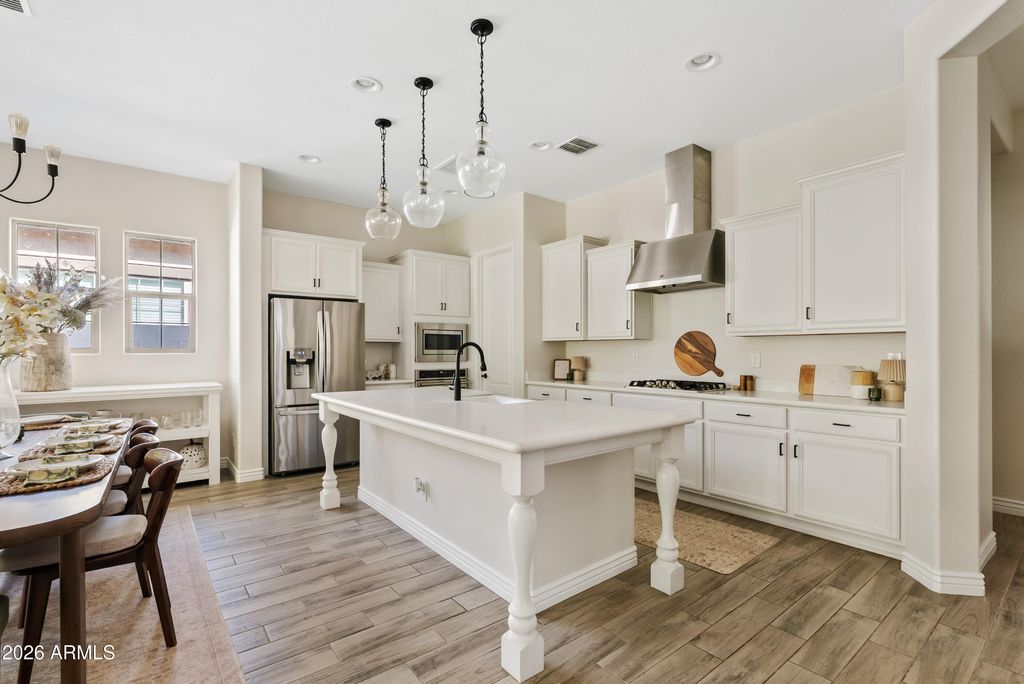 224 W FELLARS Drive, Phoenix, AZ 85023 — exterior