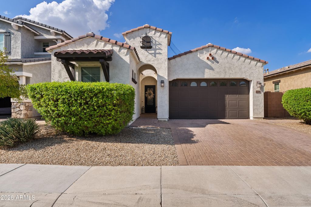 224 W FELLARS Drive, Phoenix, AZ 85023 — photo 2