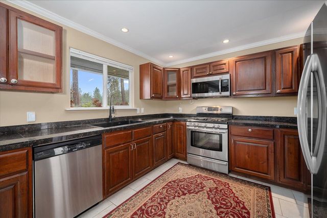 608 W Hazard Rd, Spokane, WA 99208