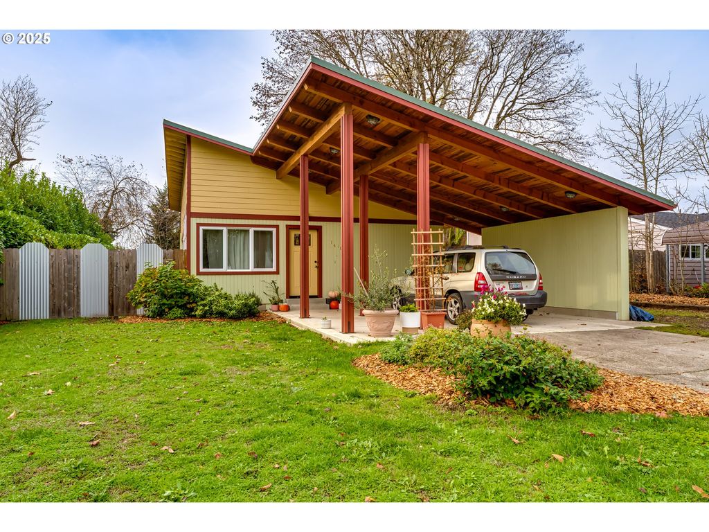 1410 LAKE Dr, Eugene, OR 97404