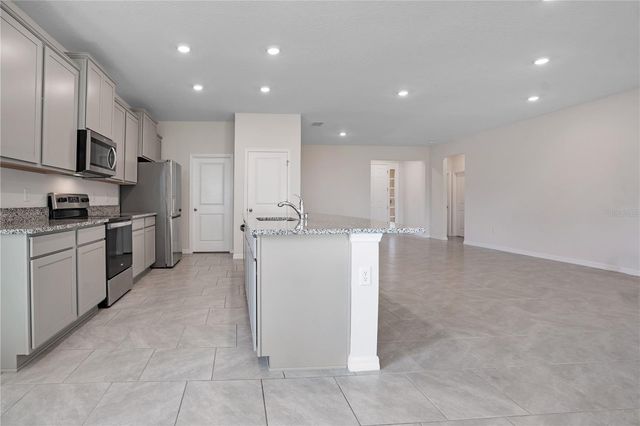 3504 CRESCENT PEAK WAY, Plant City, FL 33565