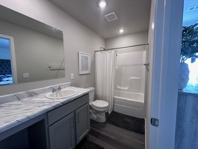 2710 S Bayou Alley, Fayetteville, AR 72701