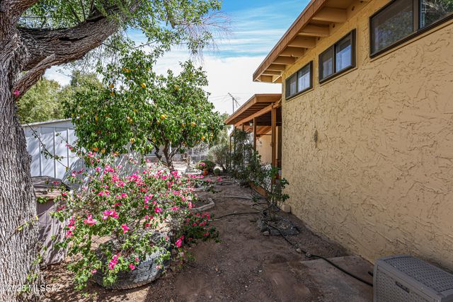 5702 W Circle Z Street, Tucson, AZ 85713