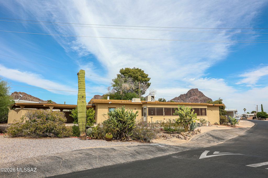 5702 W Circle Z Street, Tucson, AZ 85713