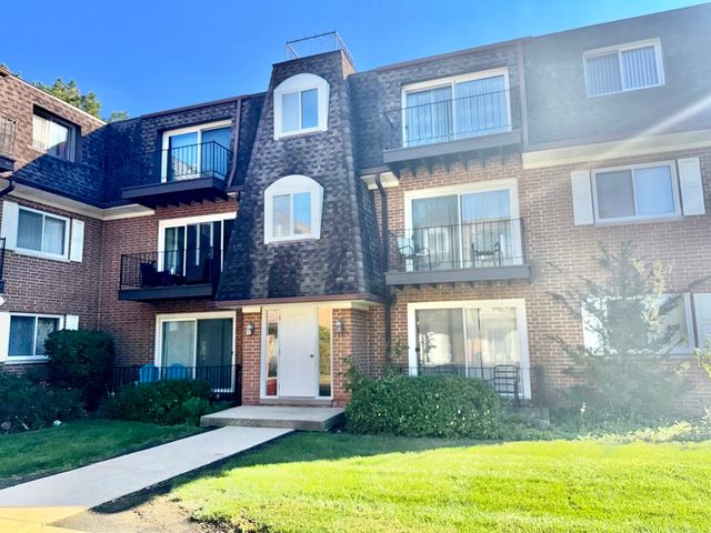 1905 W GOLF Road 2A, Mount Prospect, IL 60056