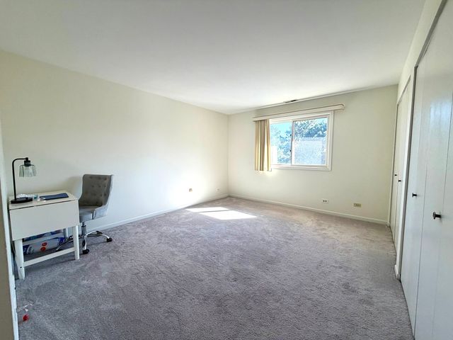 1905 W GOLF Road 2A, Mount Prospect, IL 60056