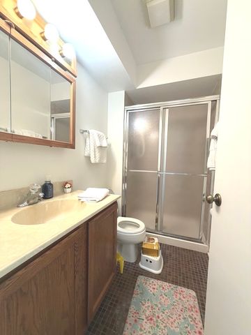 1905 W GOLF Road 2A, Mount Prospect, IL 60056