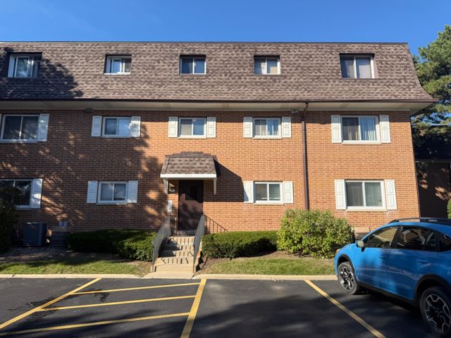 1905 W GOLF Road 2A, Mount Prospect, IL 60056