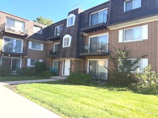 1905 W GOLF Road 2A, Mount Prospect, IL 60056