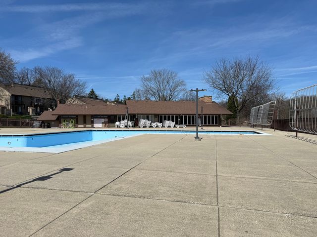 58 Vail Colony 9, Fox Lake, IL 60020