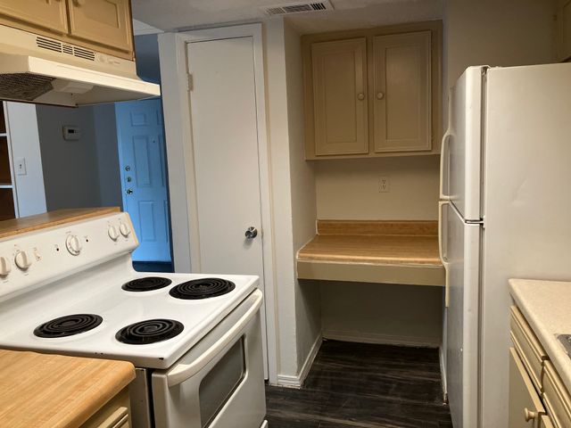 5727 Harvest Hill Road 1042, Dallas, TX 75230