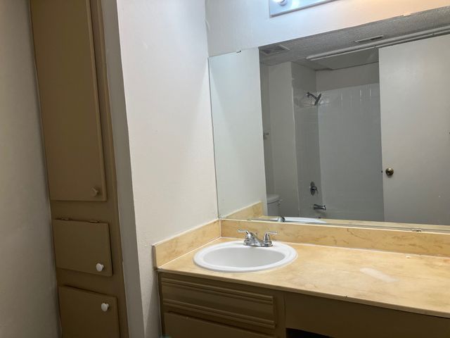 5727 Harvest Hill Road 1042, Dallas, TX 75230