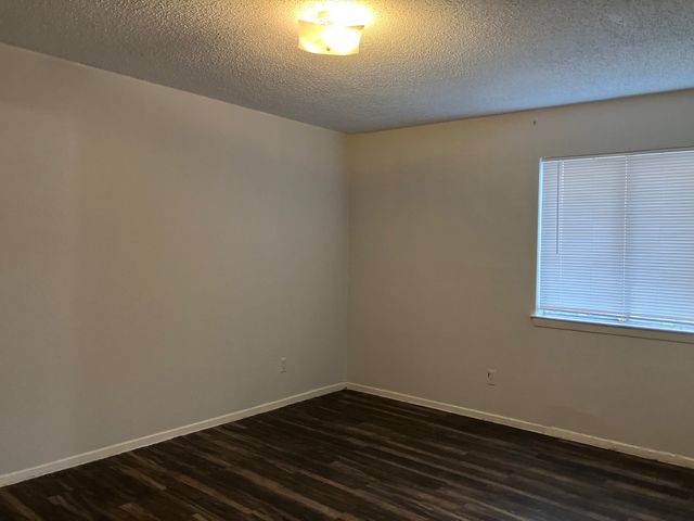 5727 Harvest Hill Road 1042, Dallas, TX 75230