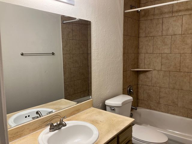 5727 Harvest Hill Road 1042, Dallas, TX 75230