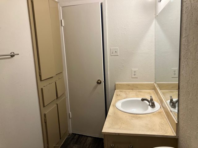 5727 Harvest Hill Road 1042, Dallas, TX 75230