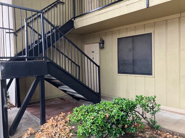 5727 Harvest Hill Road 1042, Dallas, TX 75230