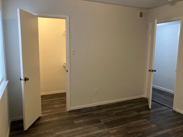 5727 Harvest Hill Road 1042, Dallas, TX 75230