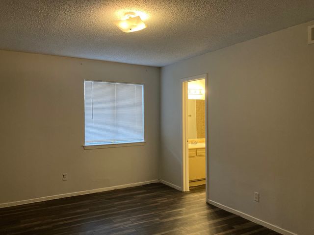 5727 Harvest Hill Road 1042, Dallas, TX 75230