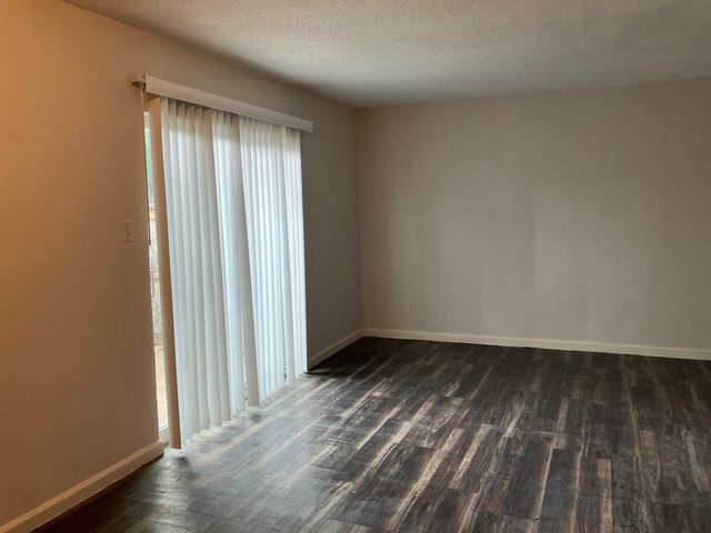 5727 Harvest Hill Road 1042, Dallas, TX 75230