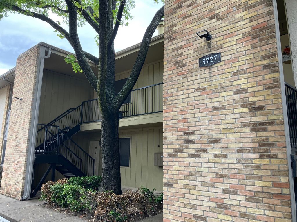 5727 Harvest Hill Road 1042, Dallas, TX 75230