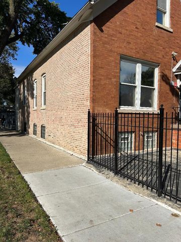 900 N Springfield Avenue, Chicago, IL 60651