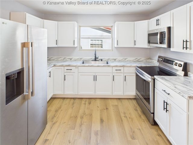 414 Lore Street, St Albans, WV 25177