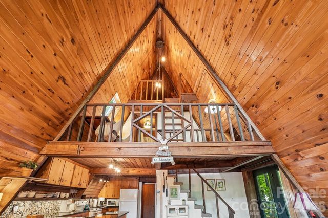 201 Hampton Gap Drive, Mars Hill, NC 28754
