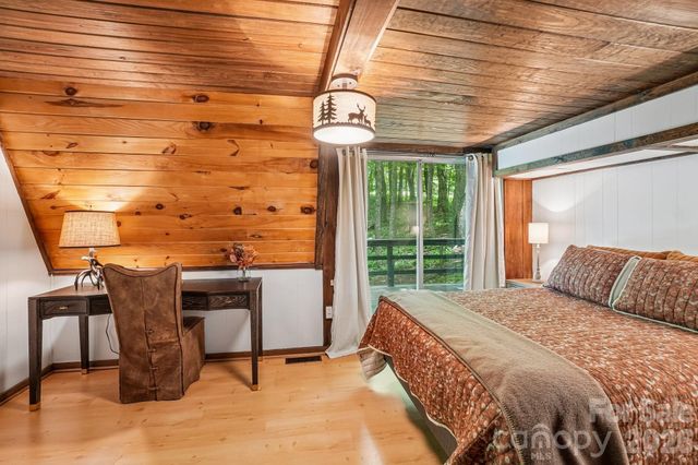 201 Hampton Gap Drive, Mars Hill, NC 28754