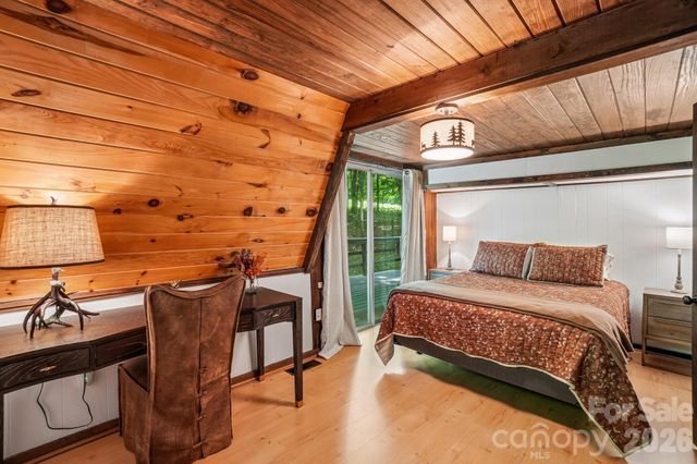 201 Hampton Gap Drive, Mars Hill, NC 28754