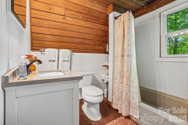 201 Hampton Gap Drive, Mars Hill, NC 28754