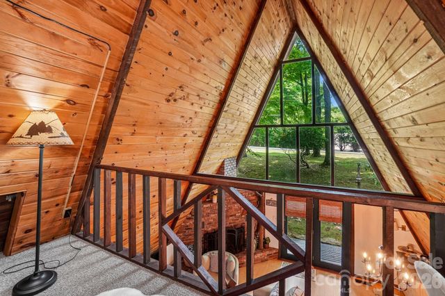 201 Hampton Gap Drive, Mars Hill, NC 28754