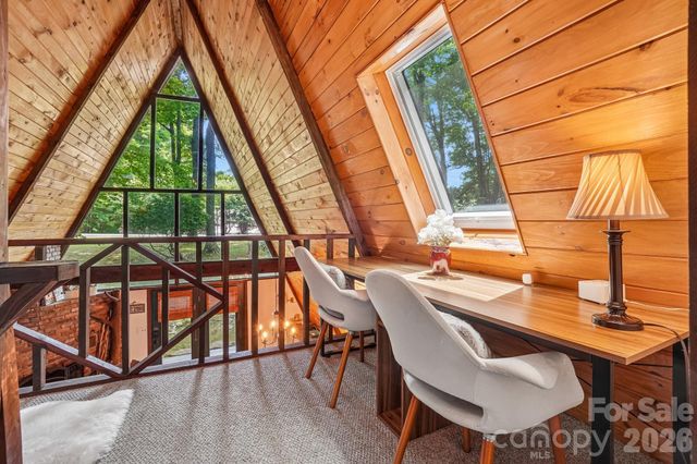 201 Hampton Gap Drive, Mars Hill, NC 28754