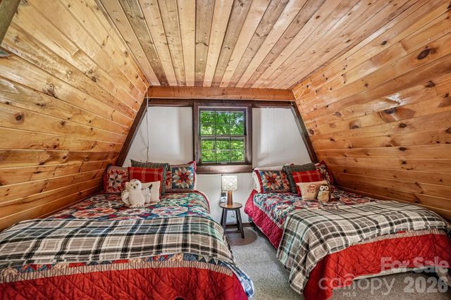 201 Hampton Gap Drive, Mars Hill, NC 28754