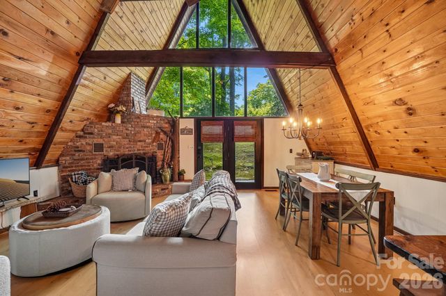 201 Hampton Gap Drive, Mars Hill, NC 28754