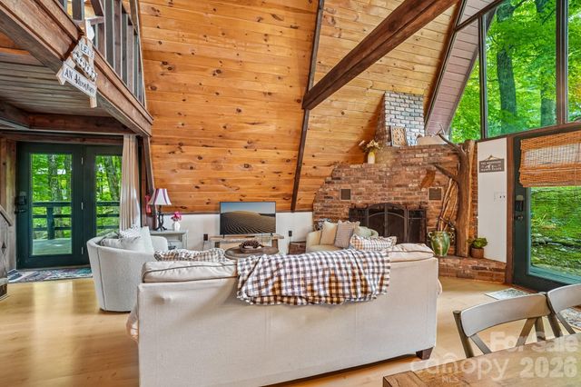 201 Hampton Gap Drive, Mars Hill, NC 28754