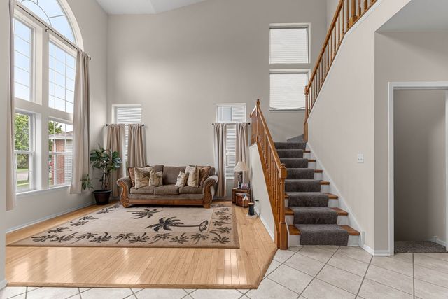 5370 Chancery Way, Lake In The Hills, IL 60156